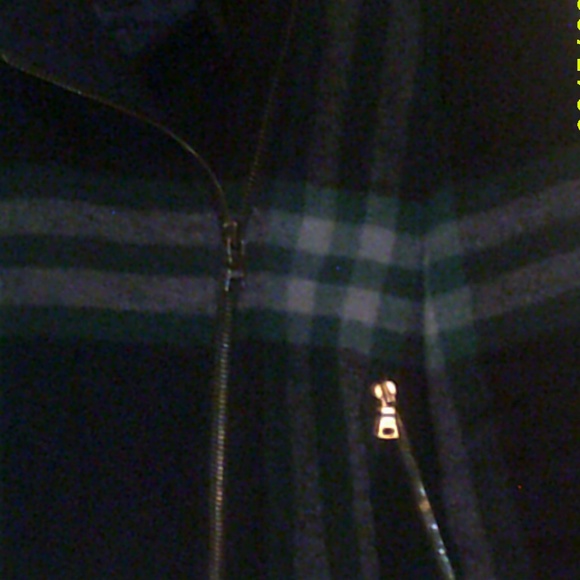 GAP  plaid  Ladies Jacket **MAKE AN OFFER** - Picture 3 of 7